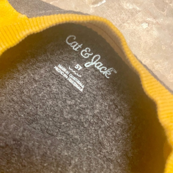 boys Cat & Jack gray/yellow sweatshirt - 5T - Picture 2 of 3